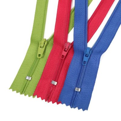 ซิปเปอร์ 25 สี 3# ซิปเปอร์ไนลอน ซิปเปอร์ที่กําหนดเอง สําหรับอุปกรณ์เสริมเย็บเสื้อผ้า