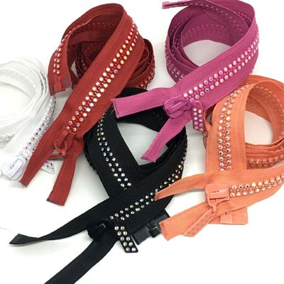 #5 #10 อัตโนมัติล็อค Rhinestone โลหะ Zipper เปิดปลายในสีแดง