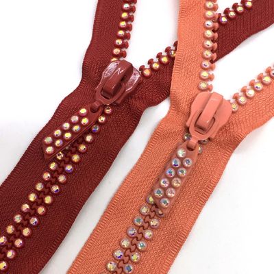 #5 #10 อัตโนมัติล็อค Rhinestone โลหะ Zipper เปิดปลายในสีแดง